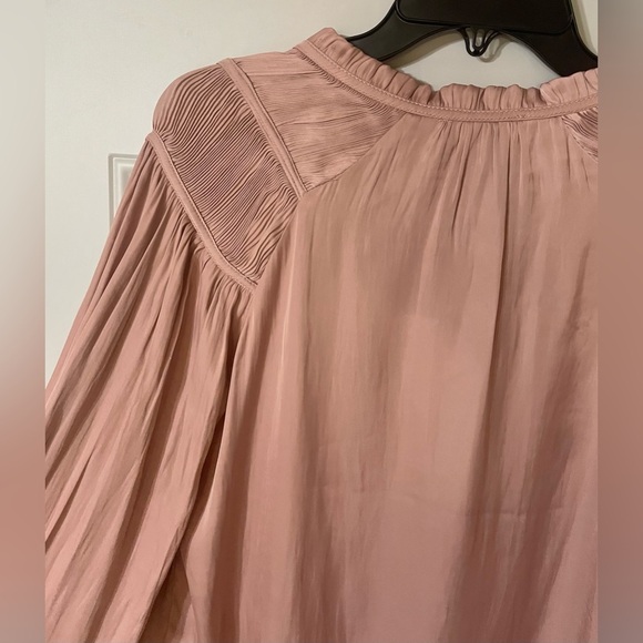 Rachael Zoe Pleated Shoulder Long Sleeve Peasant Top Size XS New Business Pink - Picture 9 of 9